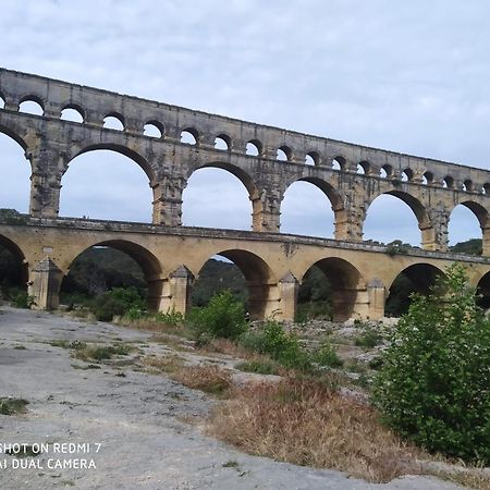 Proche Uzes Petit Gite Avec Grande Cuisine D'Ete Et Piscine Saint-Siffret Bagian luar foto