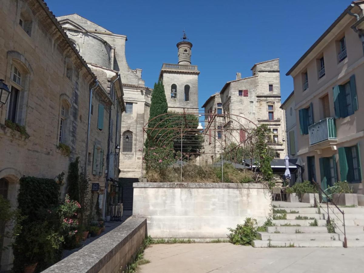 Proche Uzes Petit Gite Avec Grande Cuisine D'Ete Et Piscine Saint-Siffret Bagian luar foto