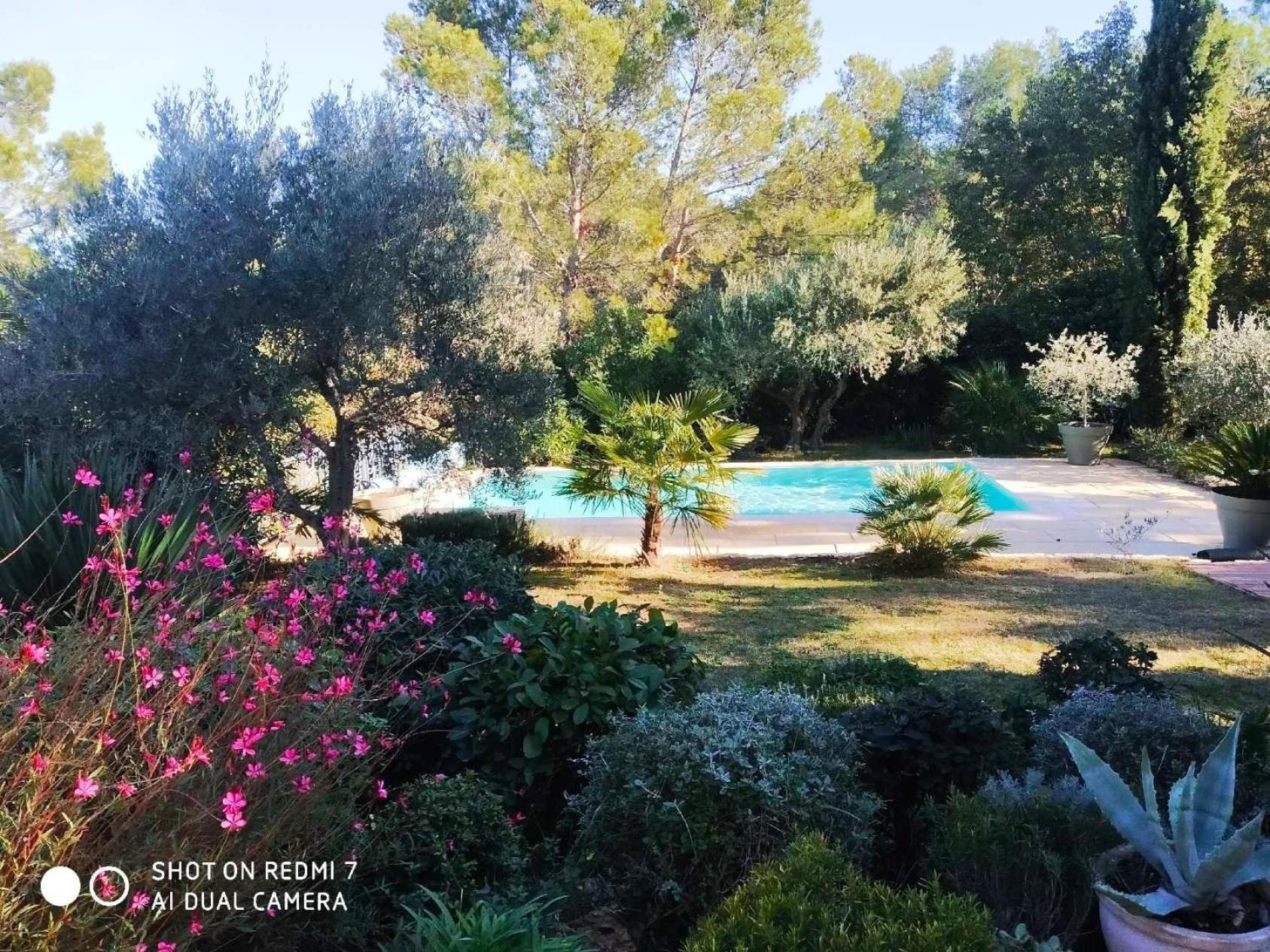 Proche Uzes Petit Gite Avec Grande Cuisine D'Ete Et Piscine Saint-Siffret Bagian luar foto